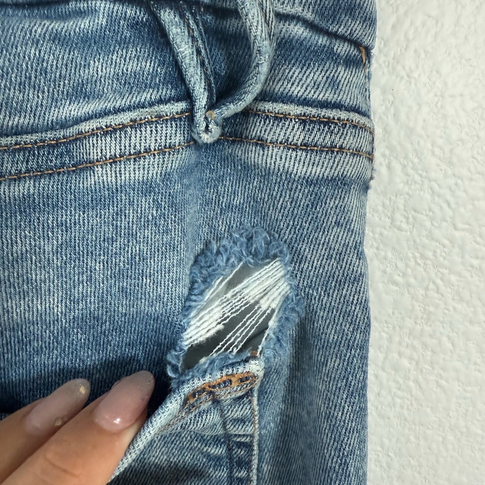 GOOD AMERICAN Petite Straight Leg Jeans - Picture 3 of 5